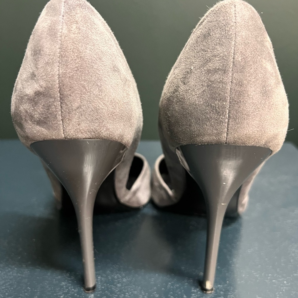 -$25 Suede Steve Madden Varcity Gray pumps - Picture 4 of 7